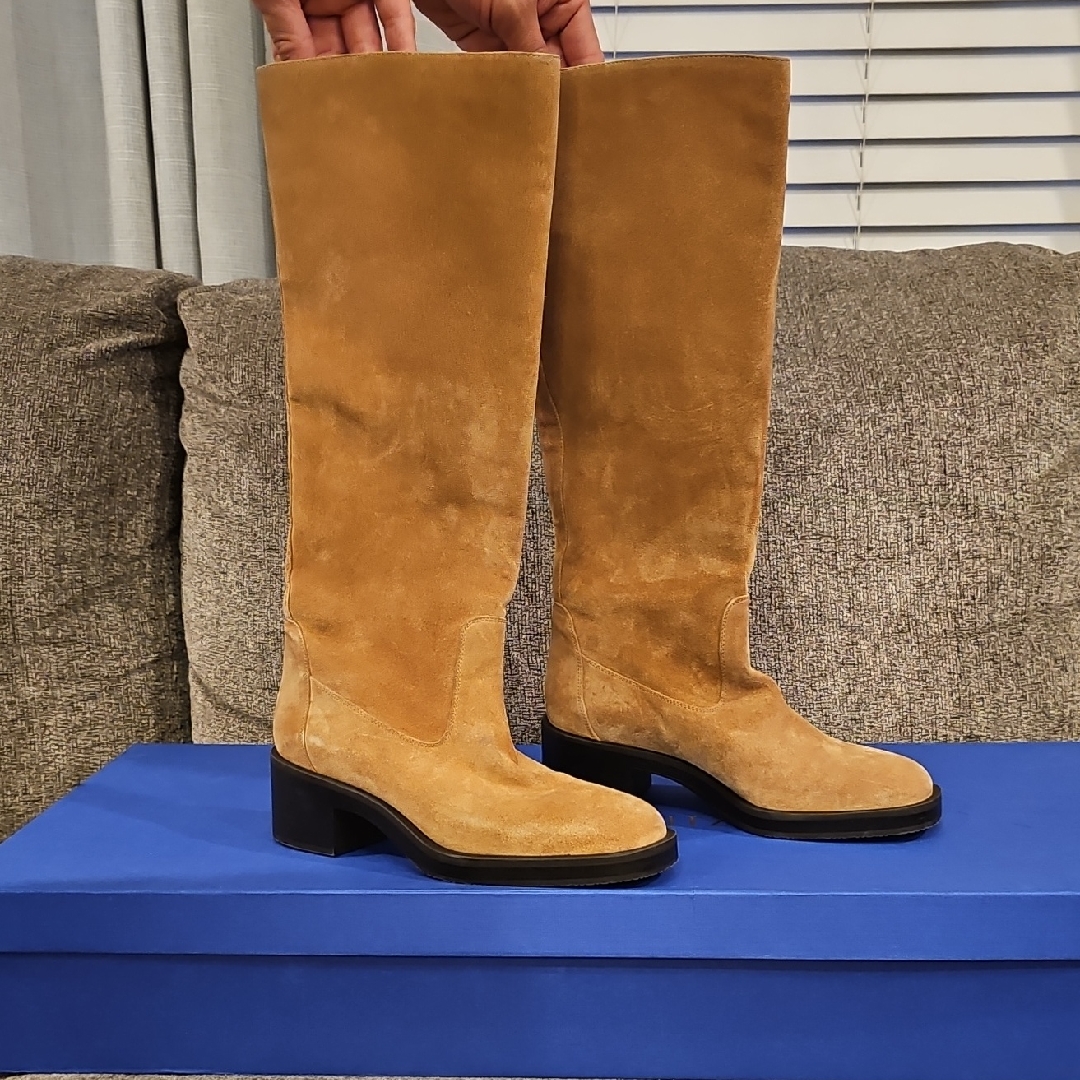 Stuart Weitzman Tan Suede Knee-High Boots (Brandnew)